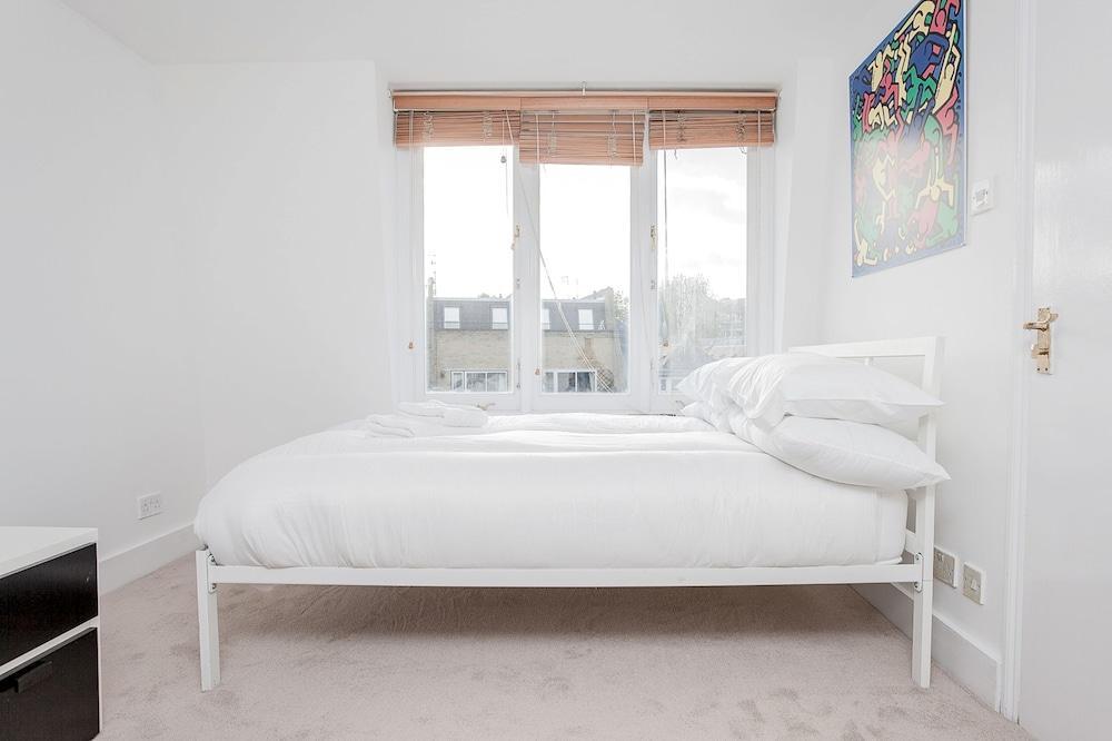 Elegant Victorian 3-bed Near Hammersmith * Londen